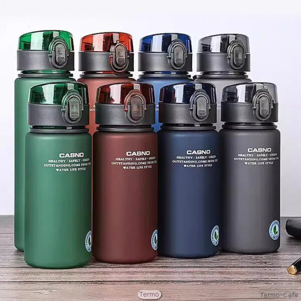 Botellas térmicas CASNO de 560ml en colores variados con tapa antiderrame de botón, acero inoxidable y diseño moderno para bebidas frías y calientes.
