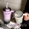 Mug térmico ThinkDifferent de 860ml con asa, tapa y pajita de acero inoxidable, diseño degradado en tonos pastel, ideal para bebidas frías o calientes